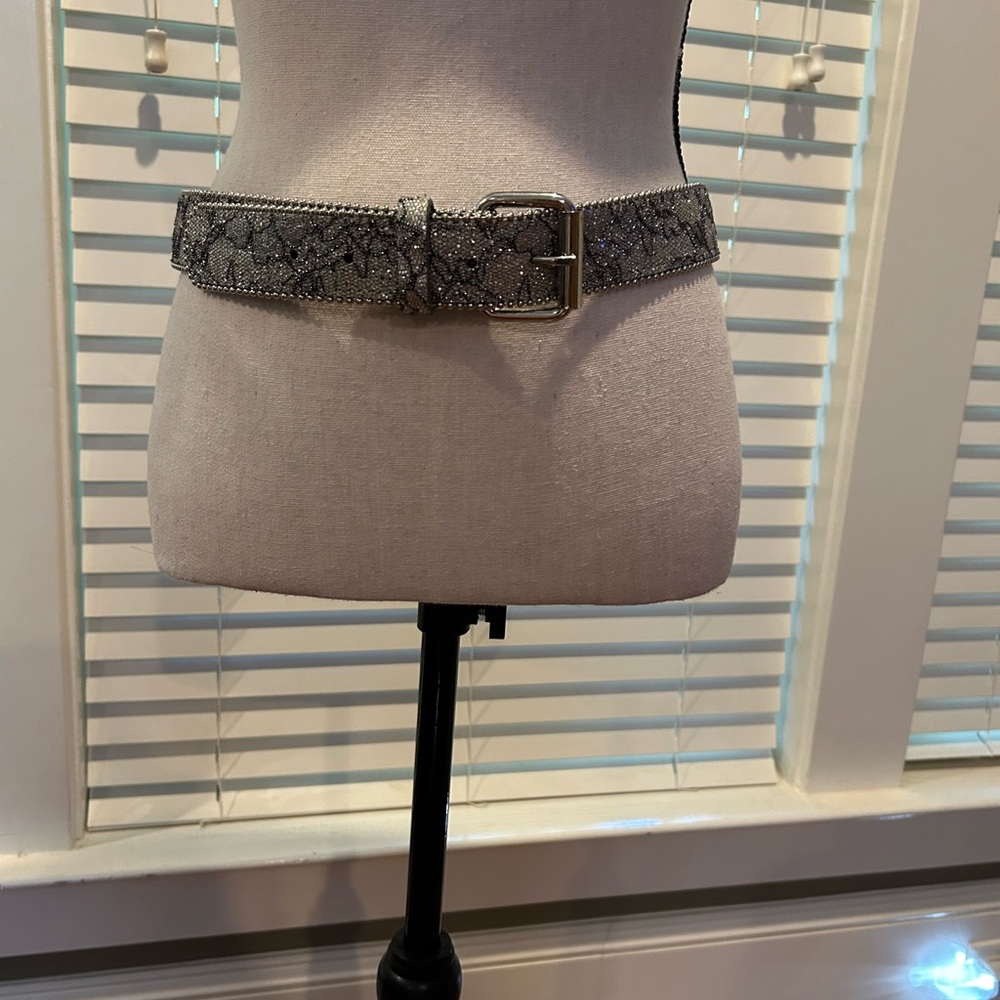 Tilt Womens Vintage Y2k Glitter Shimmer Belt Silver and Black Size M